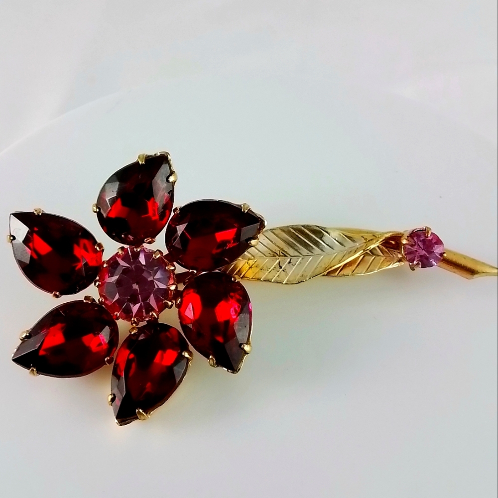 Vintage Red and Pink Rhinestone Goldtone Flower Brooch